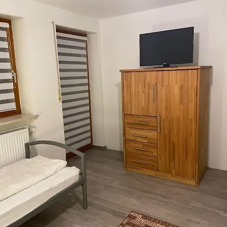 Monteursunterkunft Egenhofen - Fitters' Accommodation With Shared Kitchen Buitenkant foto